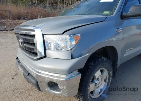 2010 Toyota Tundra Grade 5.7L V8 из США, поврежденный, VIN 5TFUY5F1XAX134241